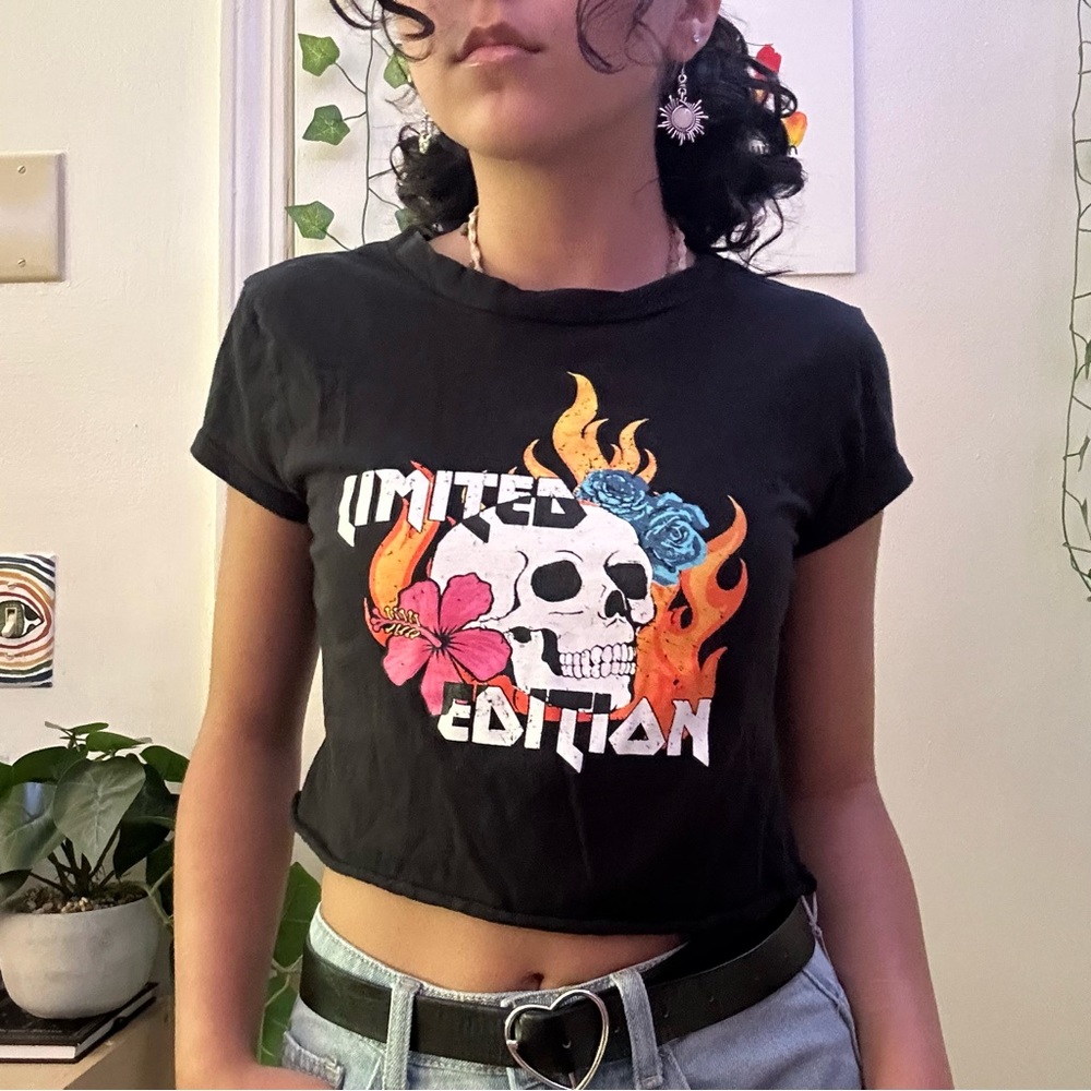 Y2K grunge skull baby tee crop top☠️
